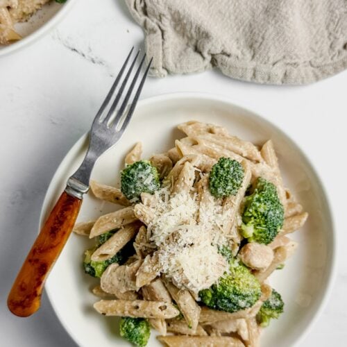 Chicken broccoli alfredo.